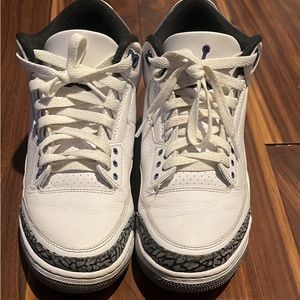 Jordan 3s purple size 9 100$